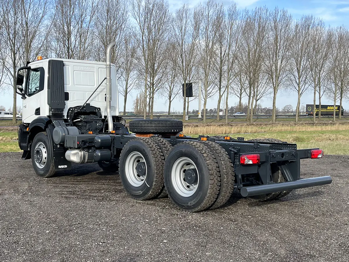 Iveco T-Way AD440T43H-4200 AT Chassis Cabin 6x4 3