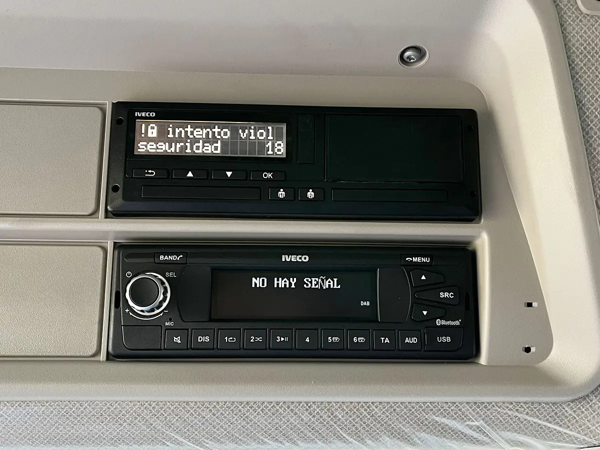 Iveco T-Way AD440T43H-4200 AT 6x4 Chassis Cabin 10