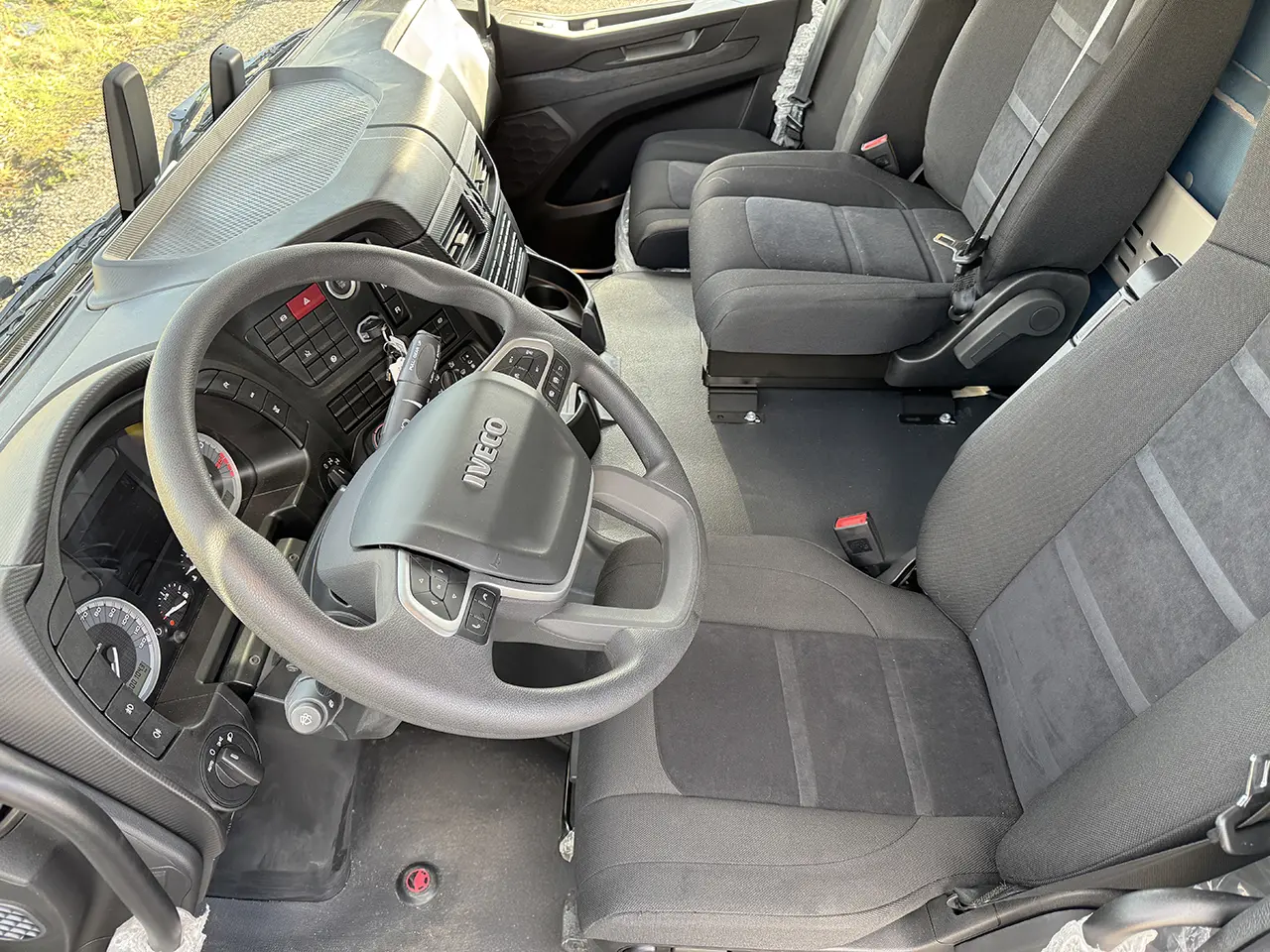 Iveco T-Way AD440T43H AT 6x4 Tipper Truck 7