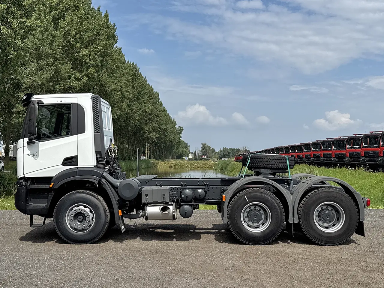 Iveco T-Way AD720T47TH AT Tractor Head 6x4 7