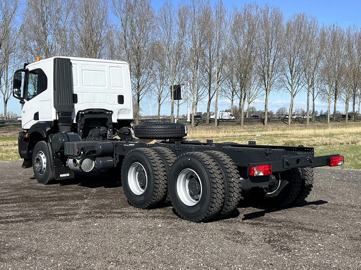 Iveco T-Way AT380T47H-4200 Chassis Cabin 6x4 3