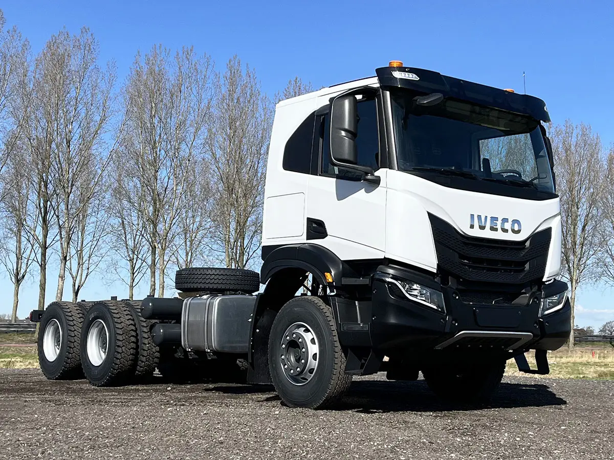 Iveco T-Way AT380T47H-4200 Chassis Cabin 6x4 4