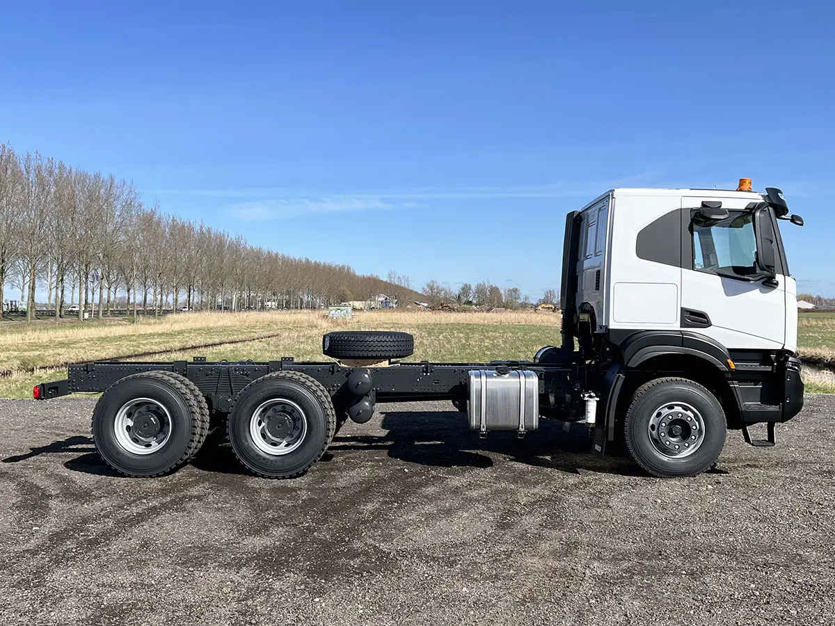 Iveco T-Way AT380T47H-4200 Chassis Cabin 6x4 5