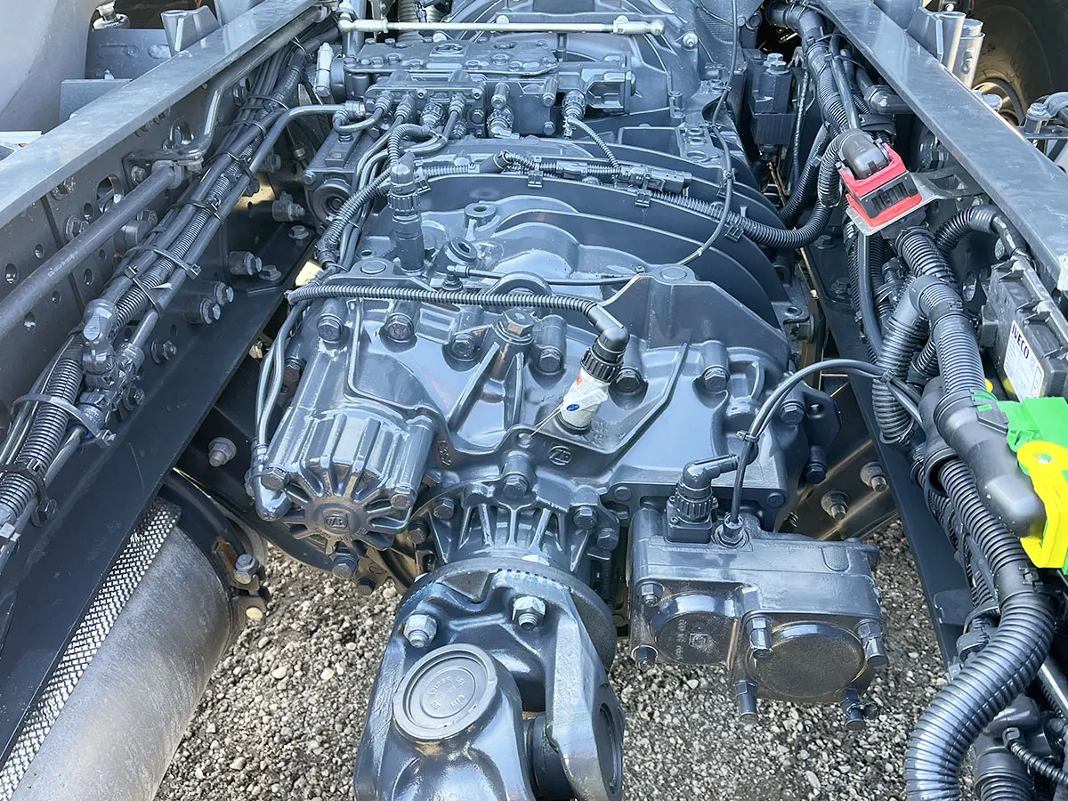 Iveco T-Way AT380T47H-4200 6x4 Chassis Cabin 12