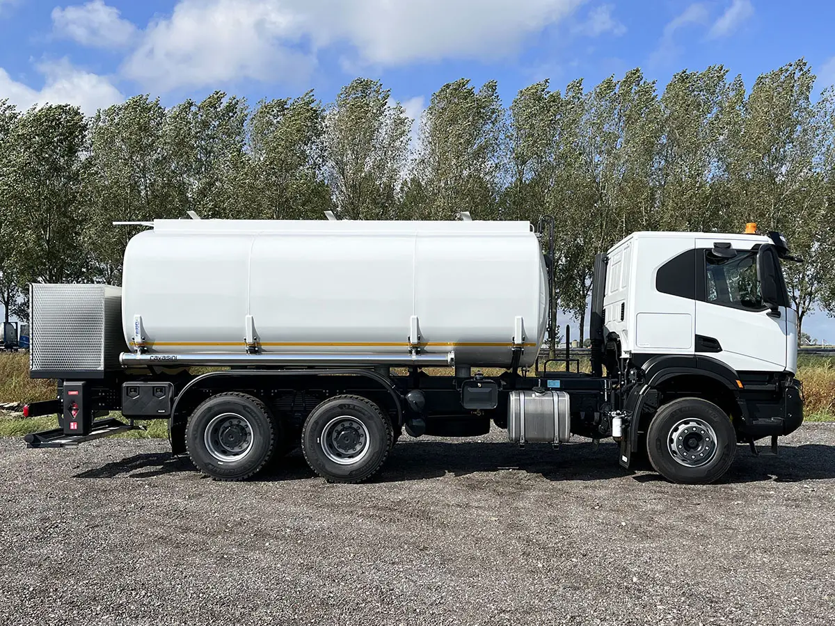 Iveco T-Way AT380T47H Camion citerne à carburant 6x4 5