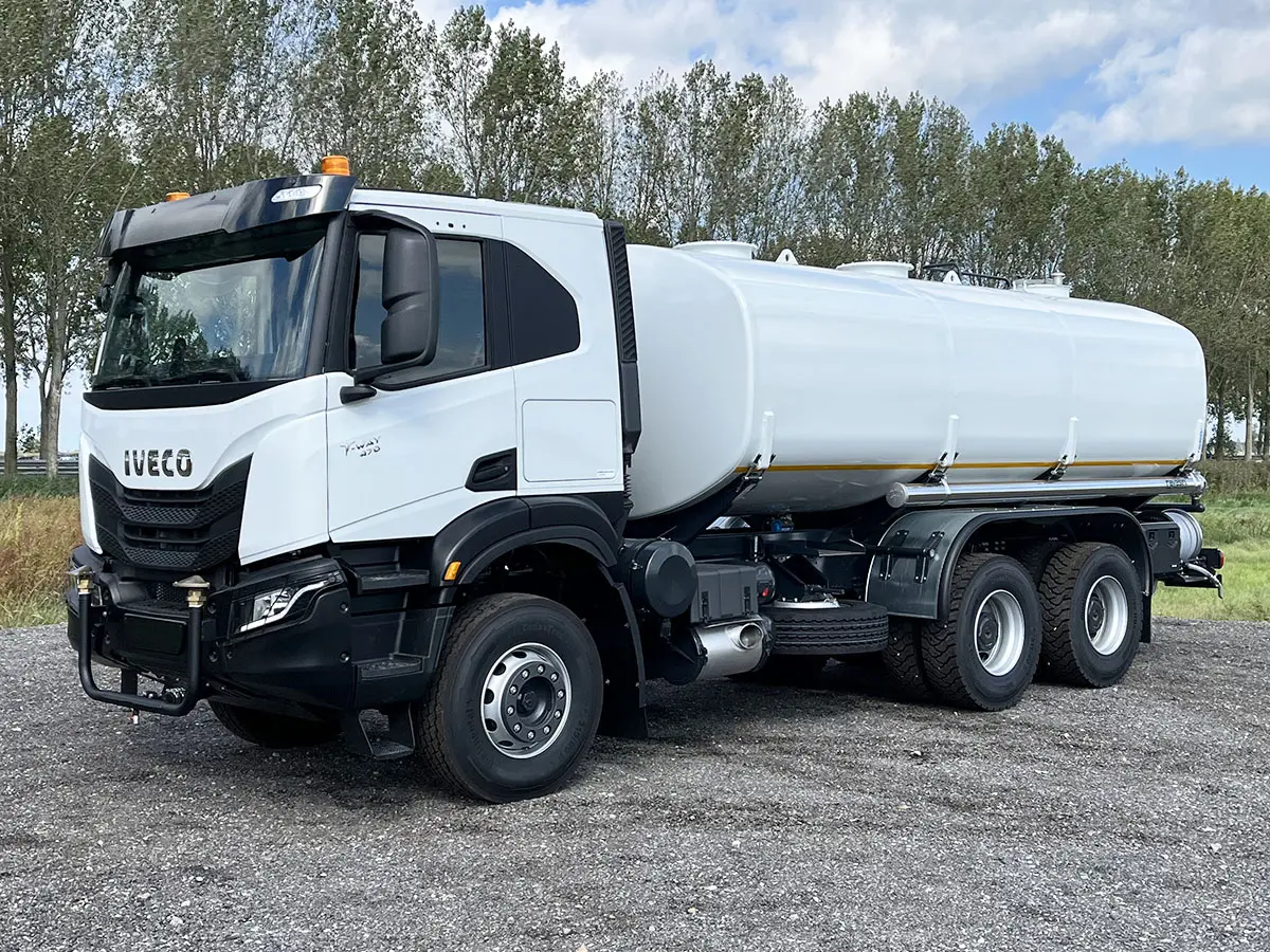 Iveco T-Way AT380T47H 6x4 Water Tank Truck 1