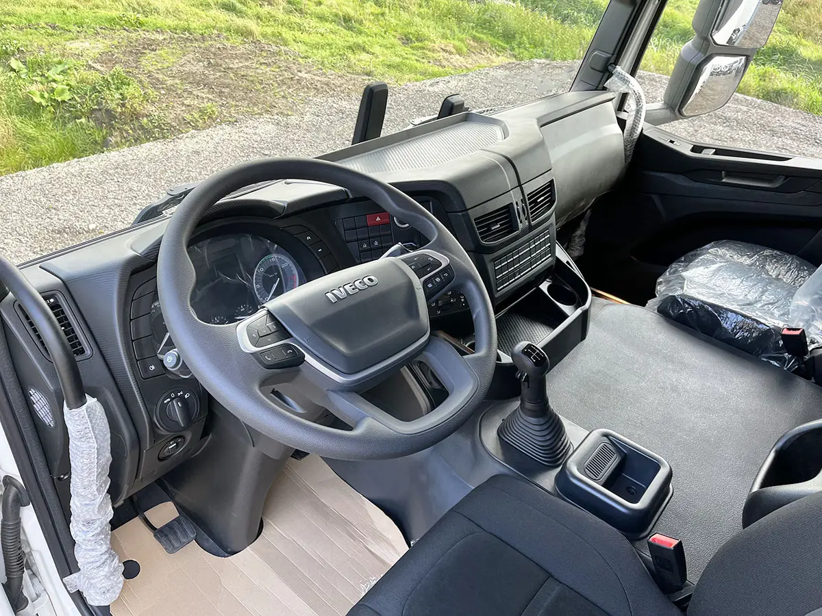 Iveco T-Way AT380T47H Camion citerne à eau 6x4 8