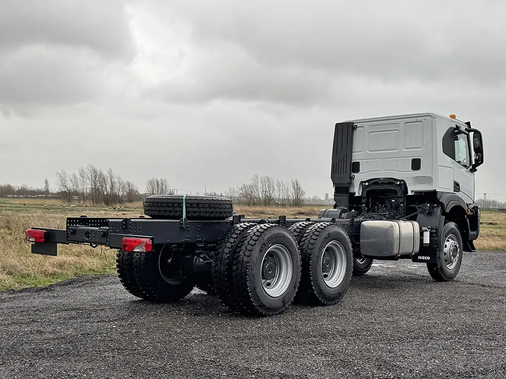 Iveco T-Way AT380T47WH-4500 Chassis Cabin 6x6 6