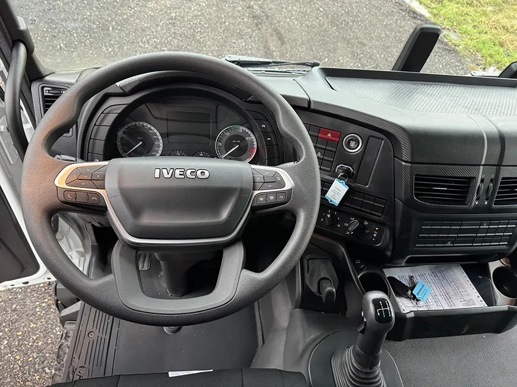 Iveco T-Way AT380T47WH-4500 Chassis Cabin 6x6 9