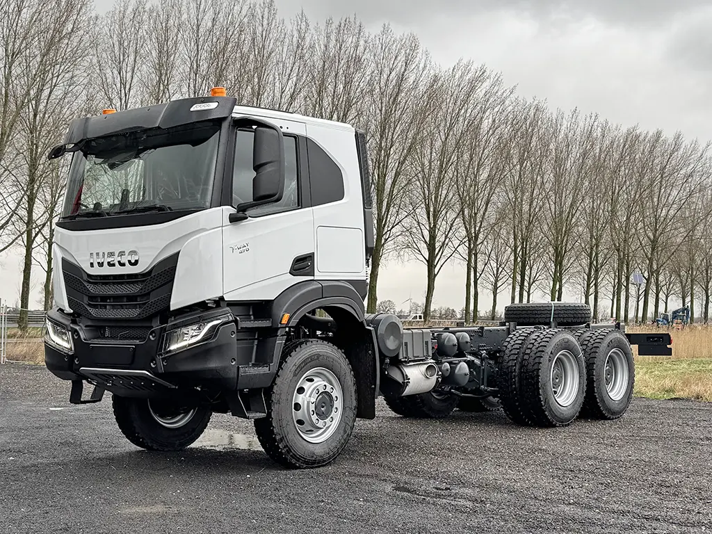 Iveco T-Way AT380T47WH-4500 Chassis Cabin 6x6