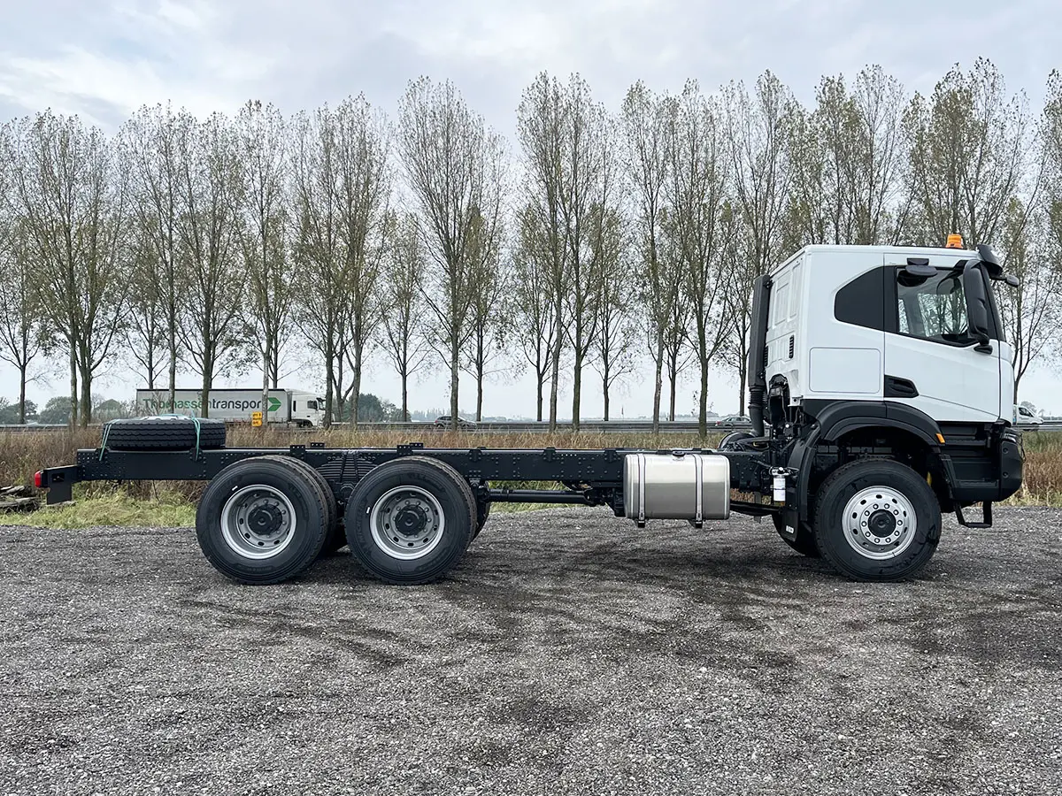 Iveco T-Way AT380T47WH-4500 AT Chassis Cabin 6x6 5