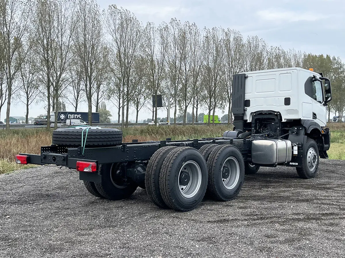 Iveco T-Way AT380T47WH-4500 AT Chassis Cabin 6x6 6