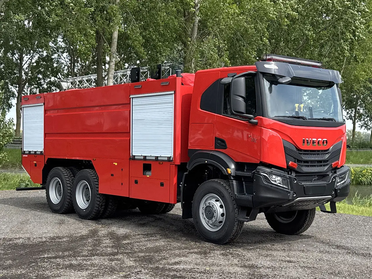 Iveco T-Way AT380T47WH Fire Fighter Truck 6x6 4