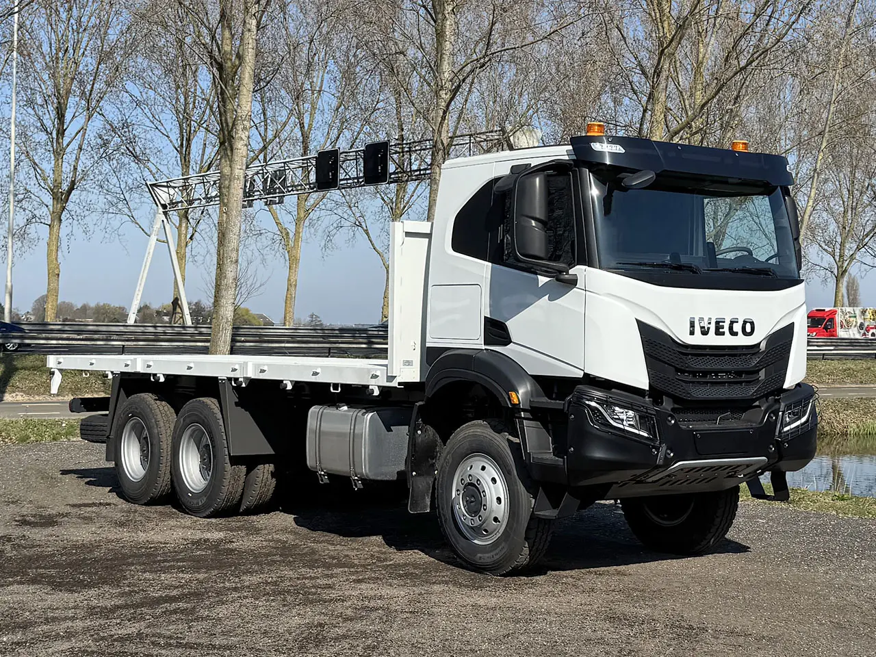 Iveco T-Way AT380T47WH AT 6x6 Flatbed 8