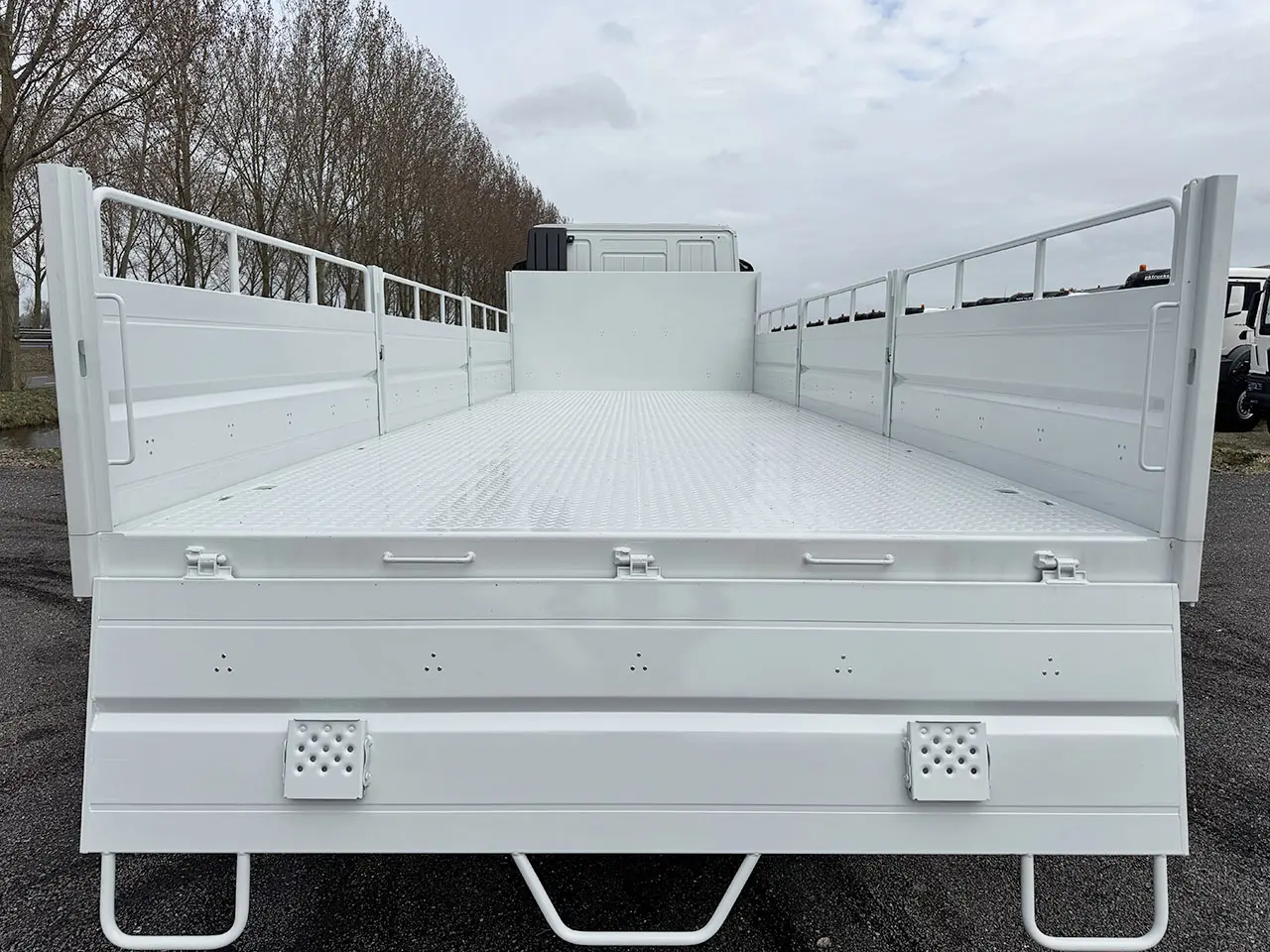 Iveco T-Way AT380T47WH AT 6x6 Flatbed 14