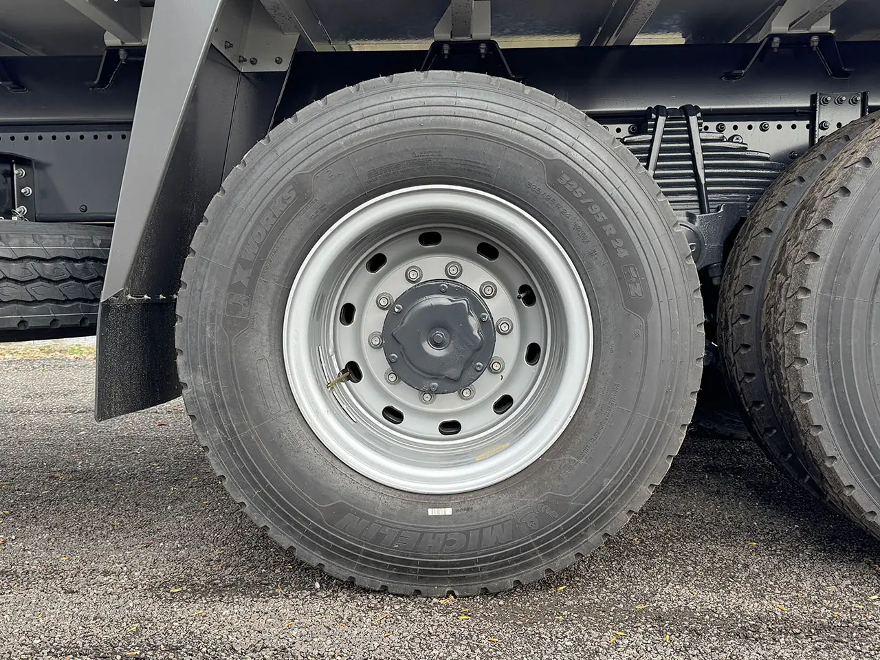 Iveco T-Way AT380T47WH AT 6x6 Flatbed 16