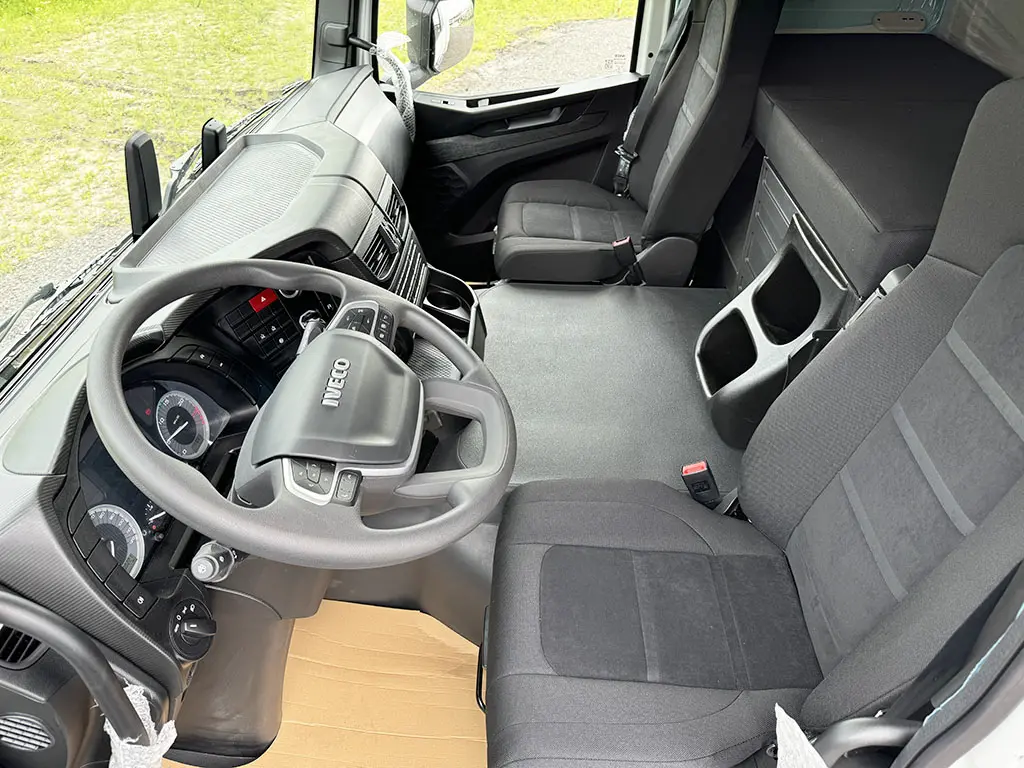 Iveco T-Way AT380T47WH AT Tarpaulin/Canvas Body Truck 6x6 7