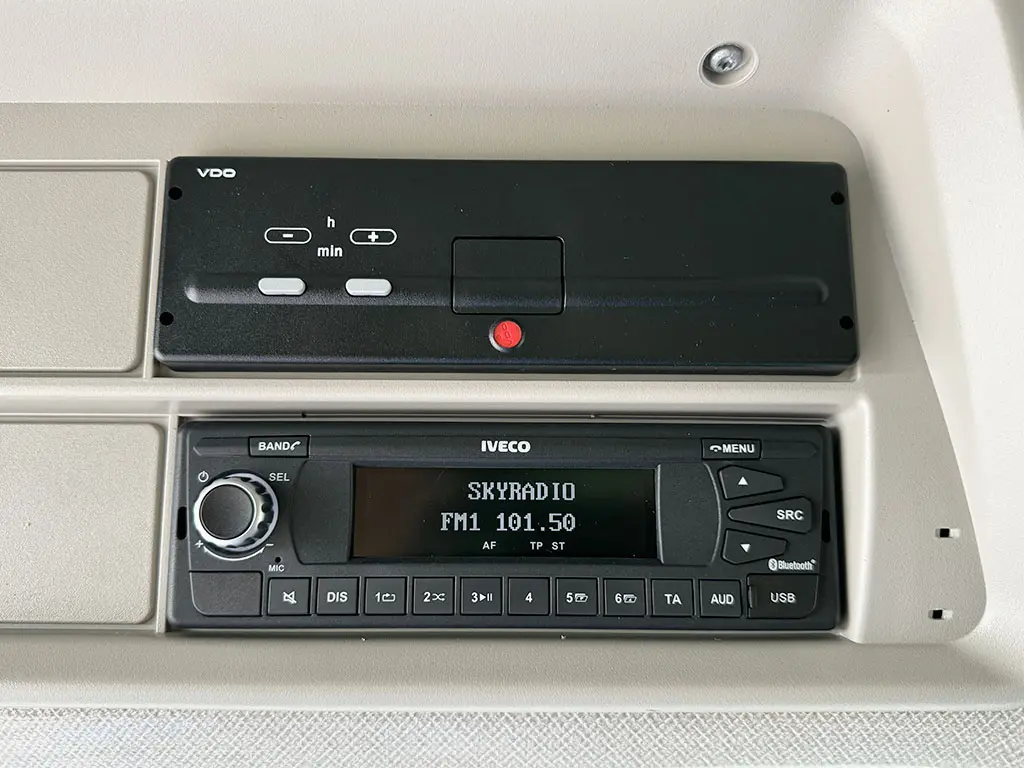 Iveco T-Way AT380T47WH AT 6x6 Tarpaulin/Canvas Body Truck 10