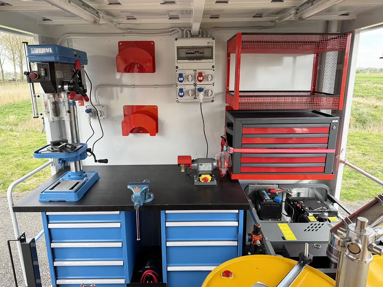 Iveco T-Way AT380T47WH AT Fassi F155.0.23 Camion atelier mobile 6x6 27