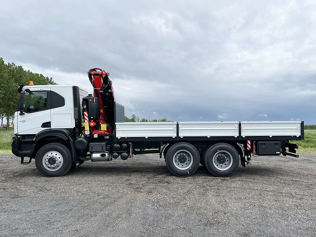 Iveco T-Way AT380T47WH AT Fassi F335A.2.24 Crane Truck 6x6 2