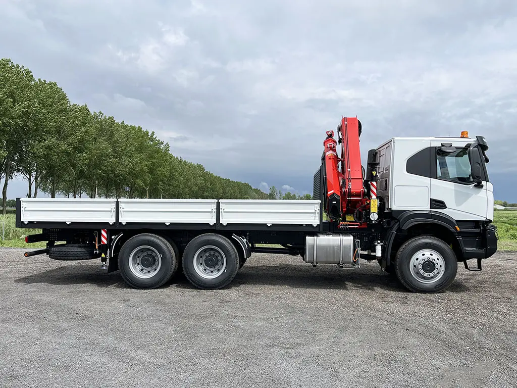 Iveco T-Way AT380T47WH AT Fassi F335A.2.24 Crane Truck 6x6 5