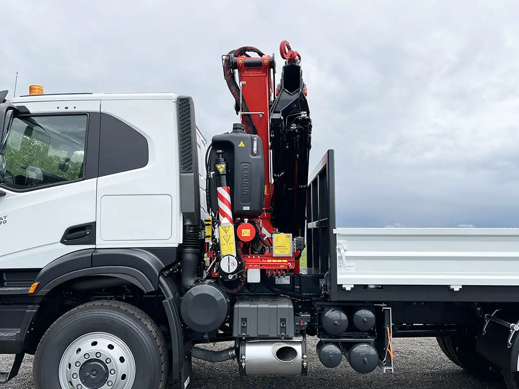 Iveco T-Way AT380T47WH AT Fassi F335A.2.24 Crane Truck 6x6 14