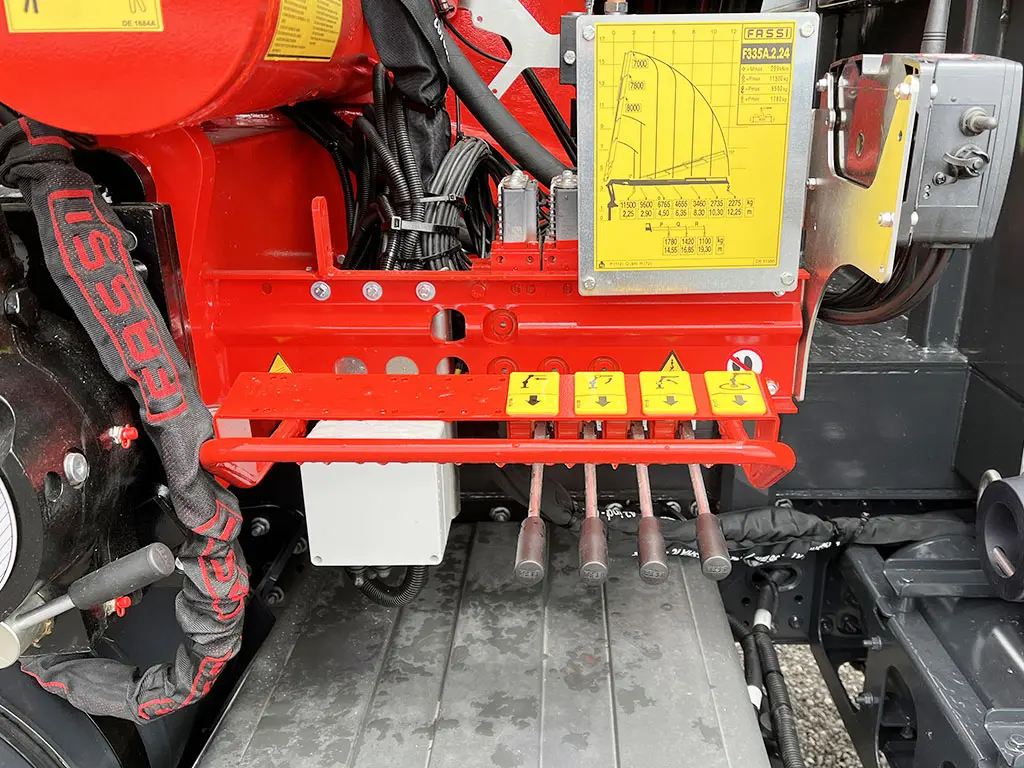 Iveco T-Way AT380T47WH AT Fassi F335A.2.24 6x6 Crane Truck 15