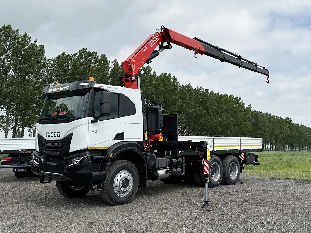 Iveco T-Way AT380T47WH AT Fassi F335A.2.24 6x6 Crane Truck 19