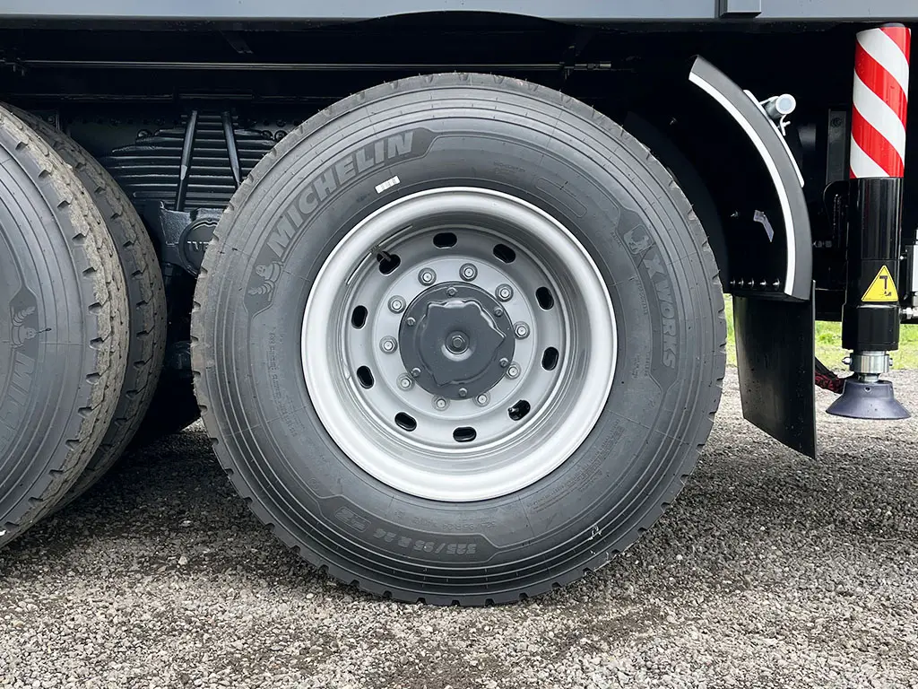 Iveco T-Way AT380T47WH AT Fassi F335A.2.24 6x6 Crane Truck 22