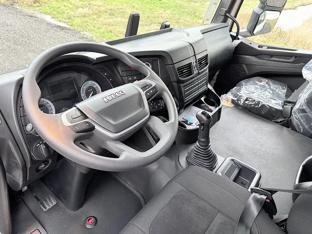 Iveco T-Way AT380T47WH Fassi F155A.0.22 Camion atelier mobile 6x6