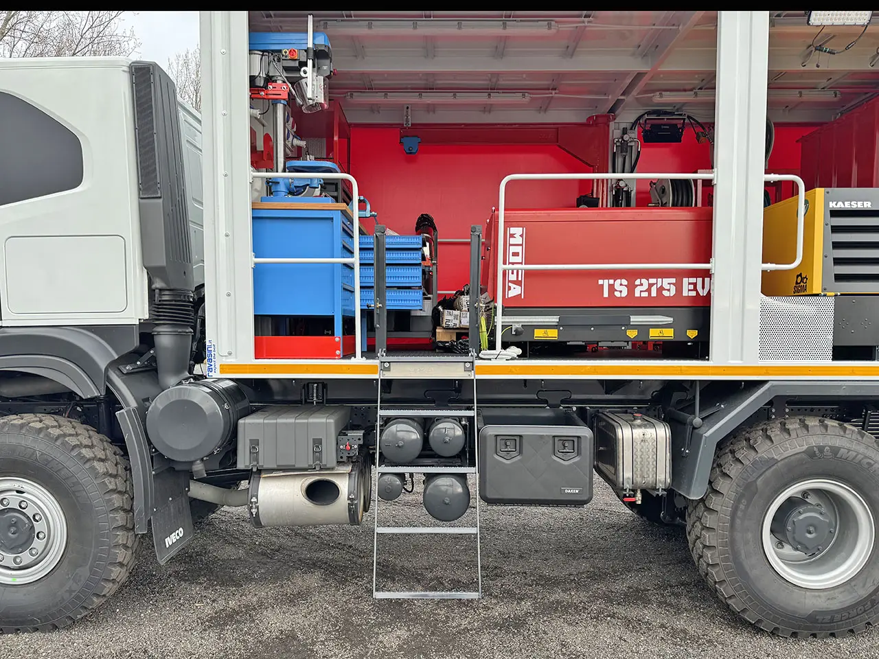 Iveco T-Way AT380T47WH Fassi F155A.0.22 6x6 Workshop Truck 16