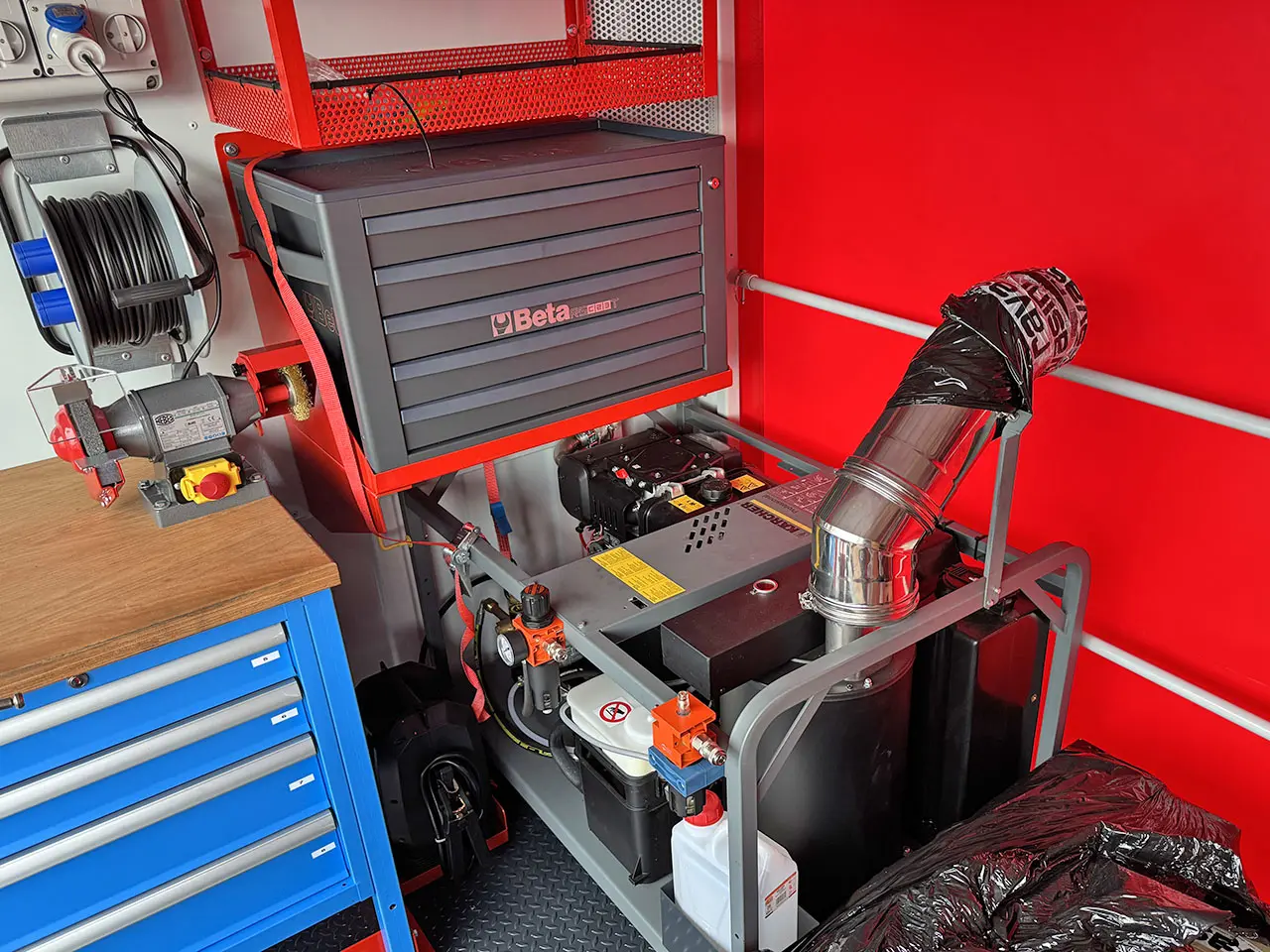 Iveco T-Way AT380T47WH Fassi F155A.0.22 Workshop Truck 6x6 18