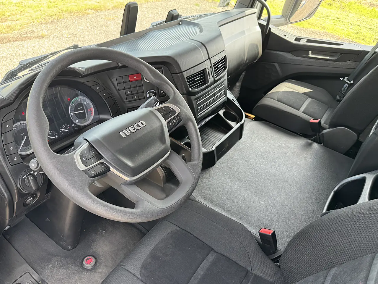 Iveco T-Way AT720T43TH Tractor Head 6x4 3