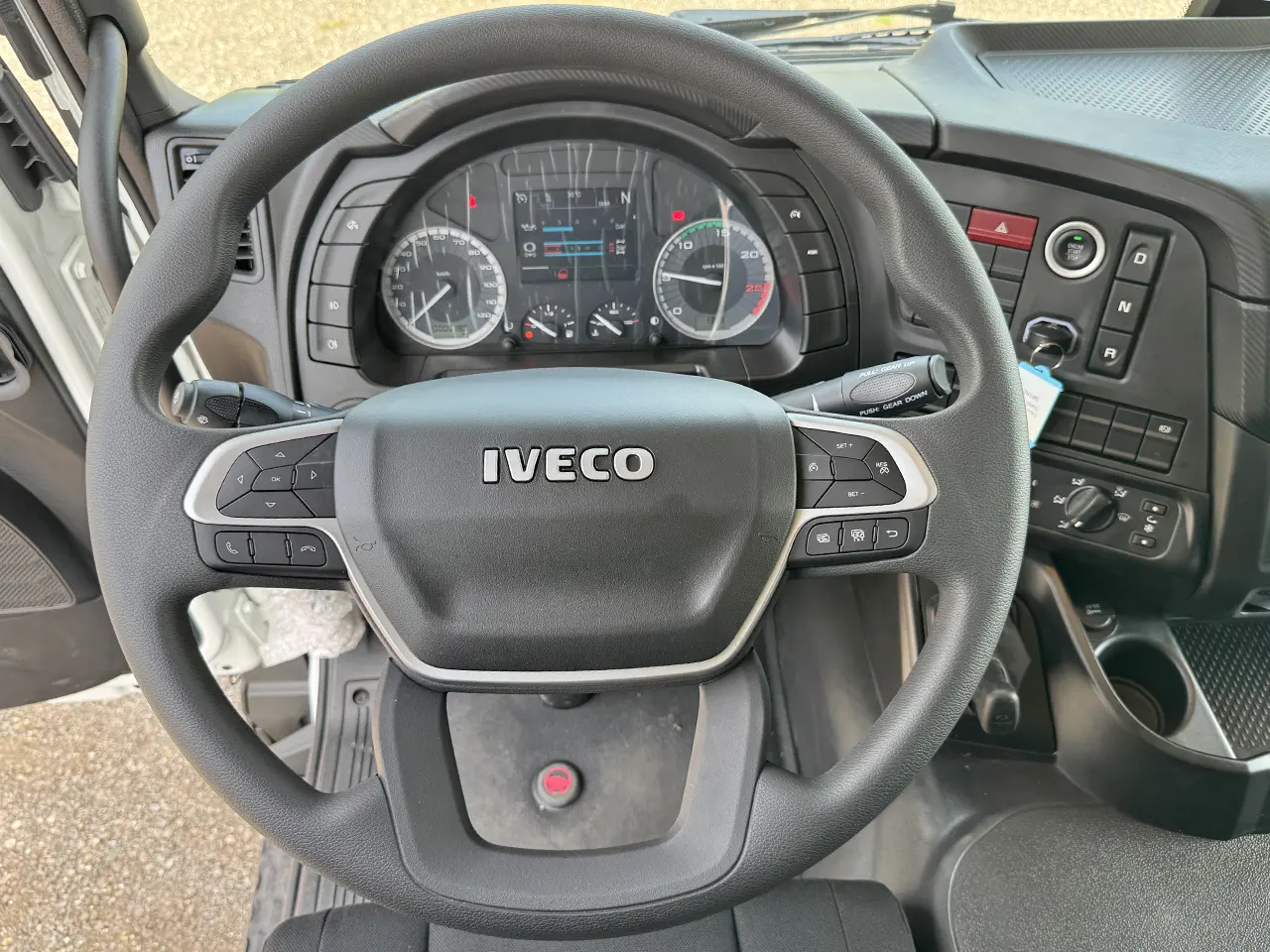Iveco T-Way AT720T43TH Tractor Head 6x4 8