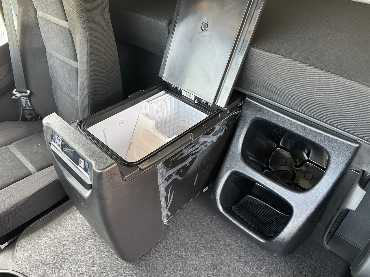 Iveco T-Way AT720T43TH 6x4 Tractor Head 11