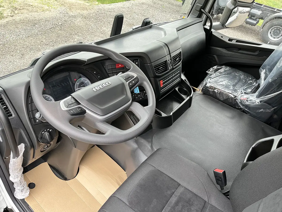 Iveco T-Way AT720T43TH AT ADR Tractor Head 6x4 8