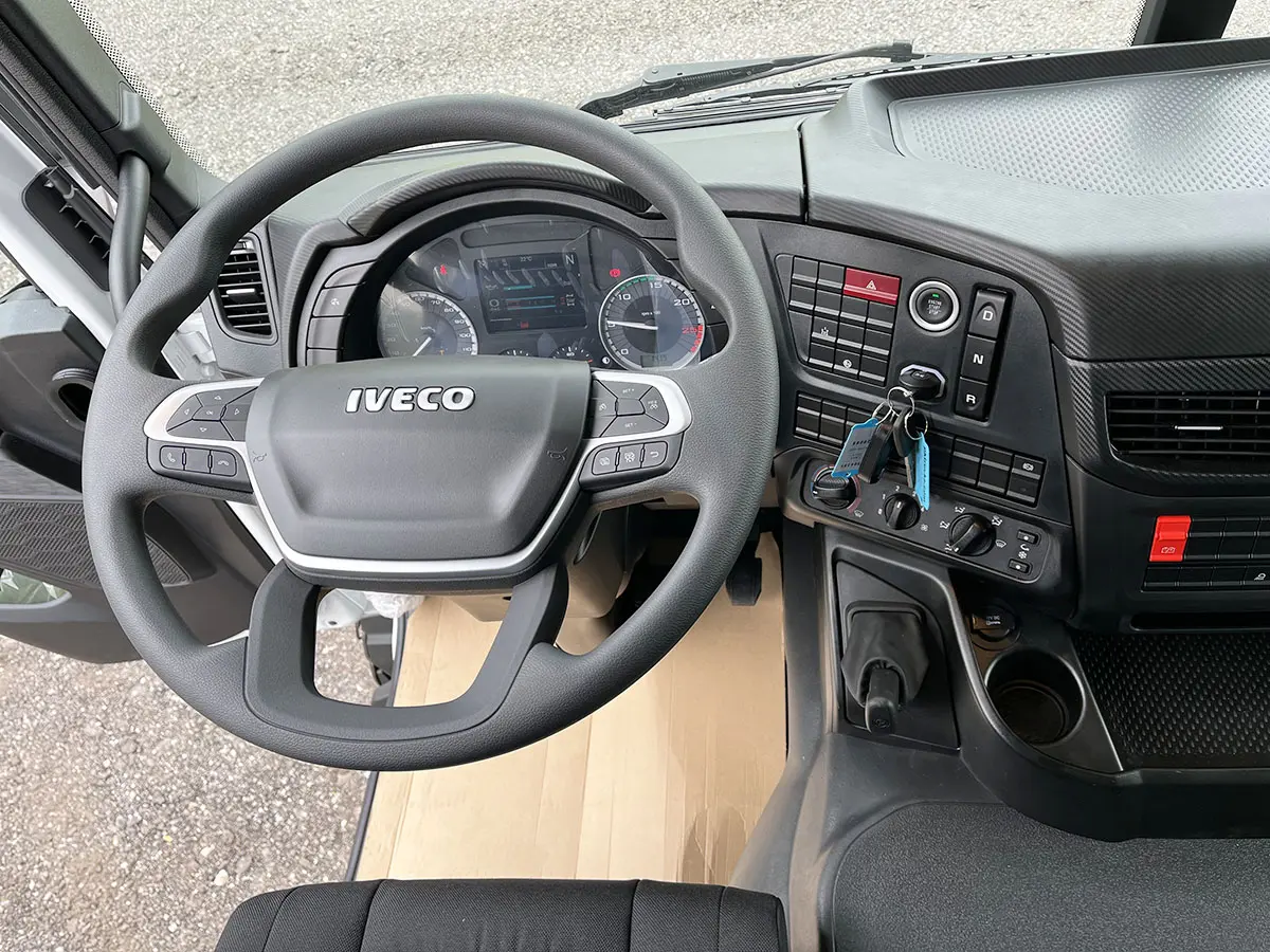 Iveco T-Way AT720T43TH AT ADR Tractor Head 6x4 9