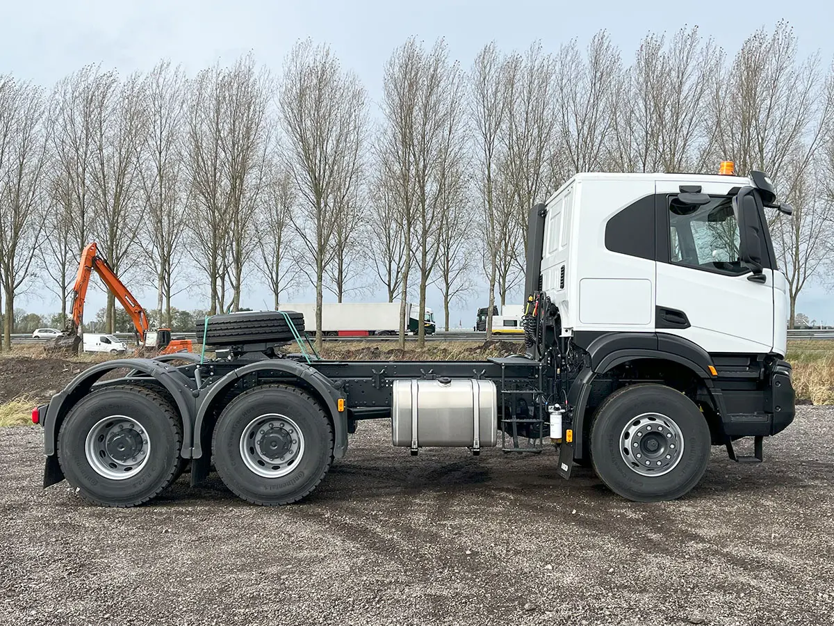 Iveco T-Way AT720T43TH AT ADR Tractor Head 6x4 5