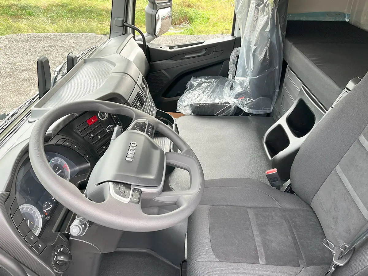 Iveco T-Way AT720T43TH AT ADR 6x4 Tractor Head 7