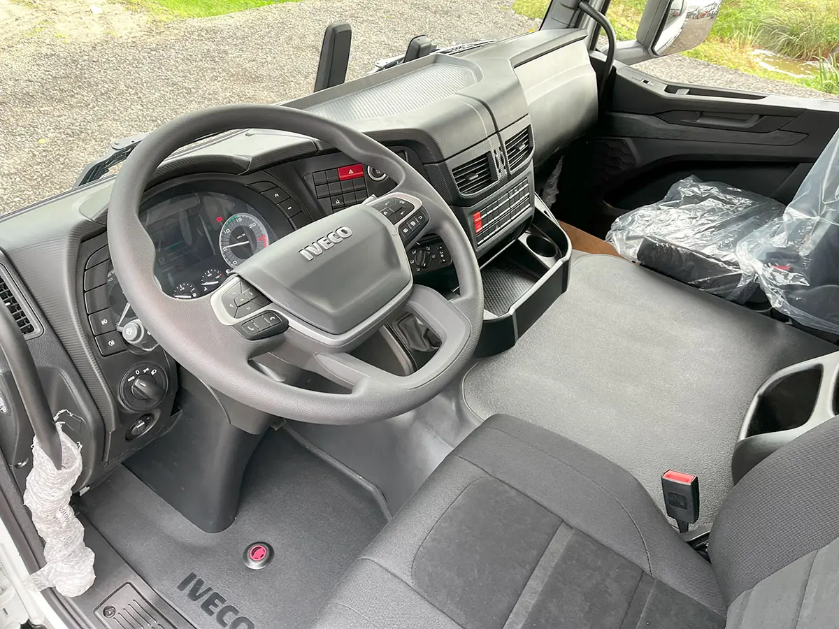 Iveco T-Way AT720T43TH AT ADR 6x4 Tractor Head 8