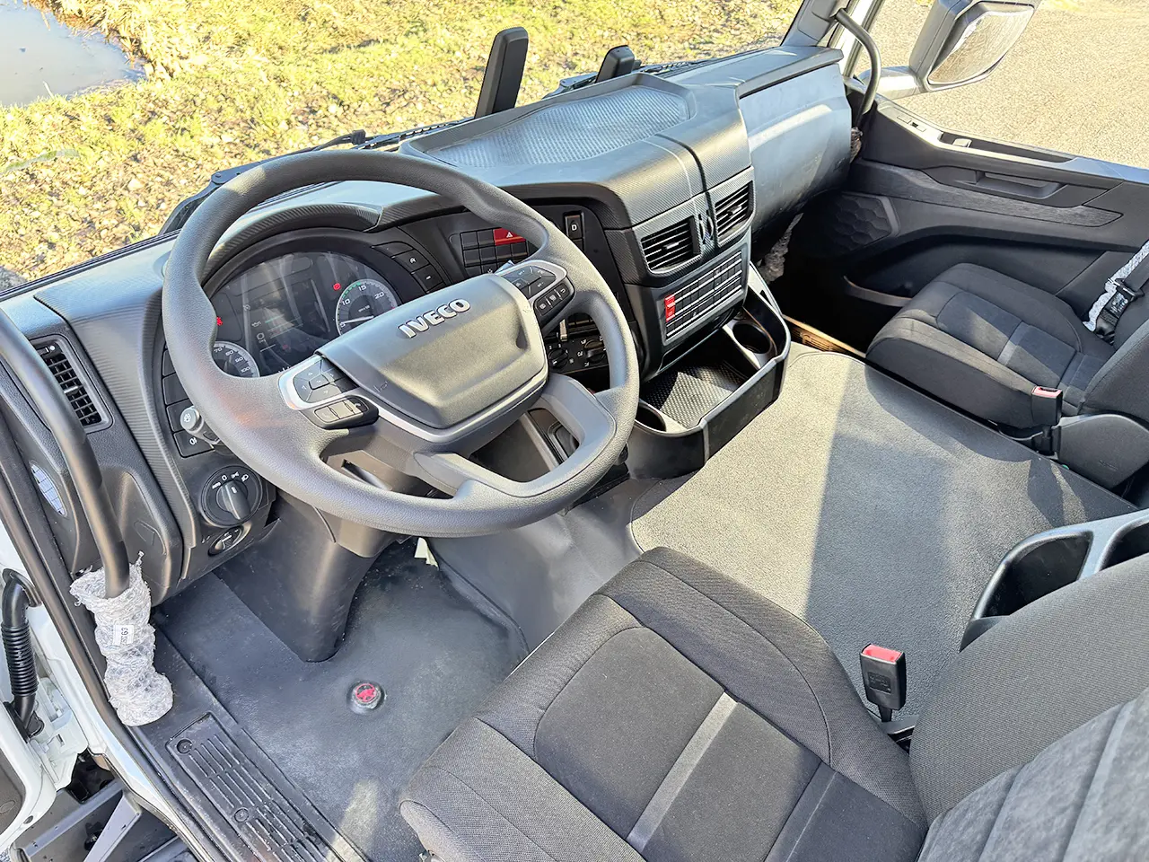 Iveco T-way AT720T43TH AT ADR Tractor Head 6x4