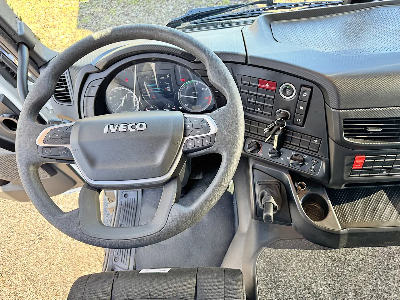Iveco T-way AT720T43TH AT ADR Tractor Head 6x4 9
