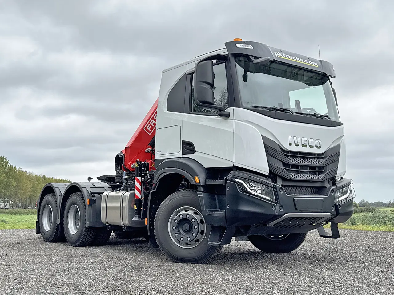 Iveco T-Way AT720T43TH AT ADR 6x4 Tractor Head with Crane 4