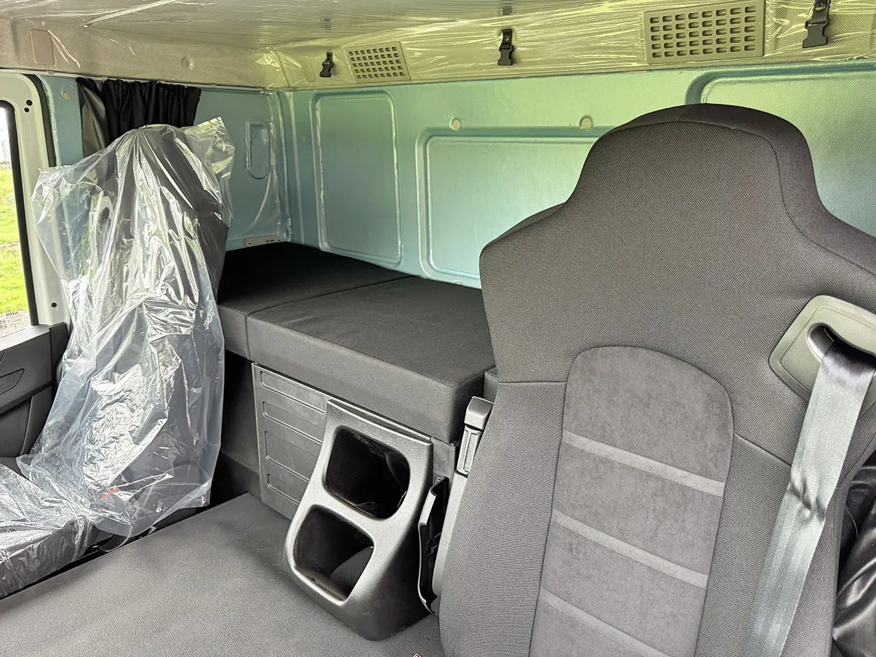 Iveco T-Way AT720T43TH AT ADR 6x4 Tractor Head with Crane 12