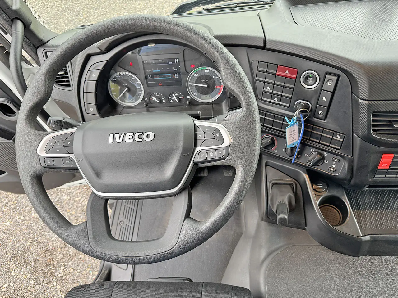 Iveco T-Way AT720T43TH AT ADR 6x4 Tractor Head with Crane 13