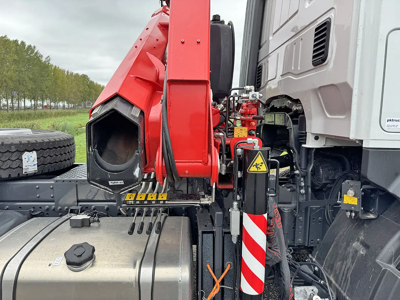 Iveco T-Way AT720T43TH AT ADR 6x4 Tractor Head with Crane 15