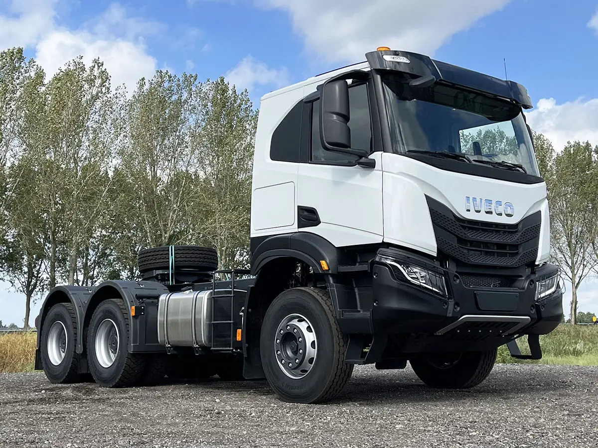 Iveco T-Way AT720T47TH 6x4 Tractor Head 4