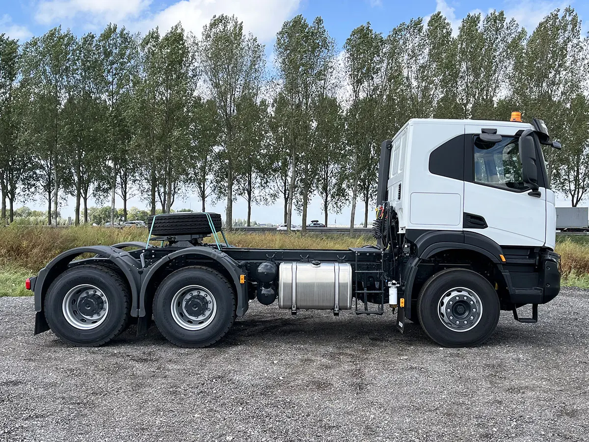 Iveco T-Way AT720T47TH 6x4 Tractor Head 5
