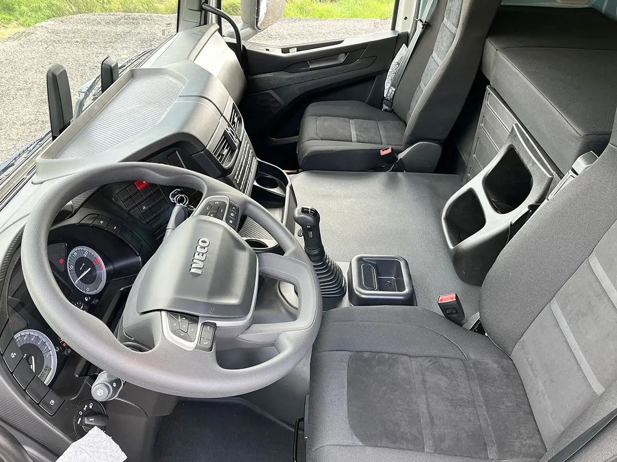 Iveco T-Way AT720T47TH Tractor Head 6x4 7