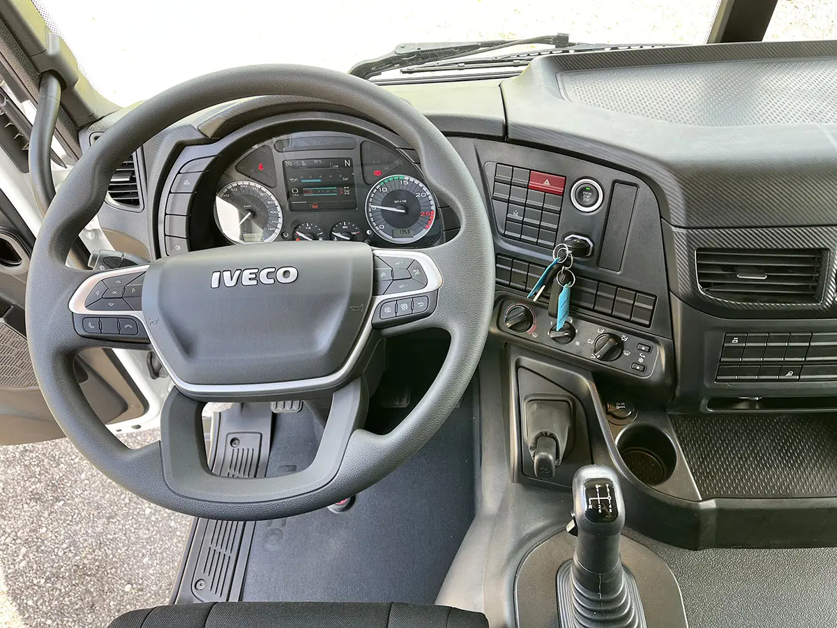 Iveco T-Way AT720T47TH Tractor Head 6x4 9